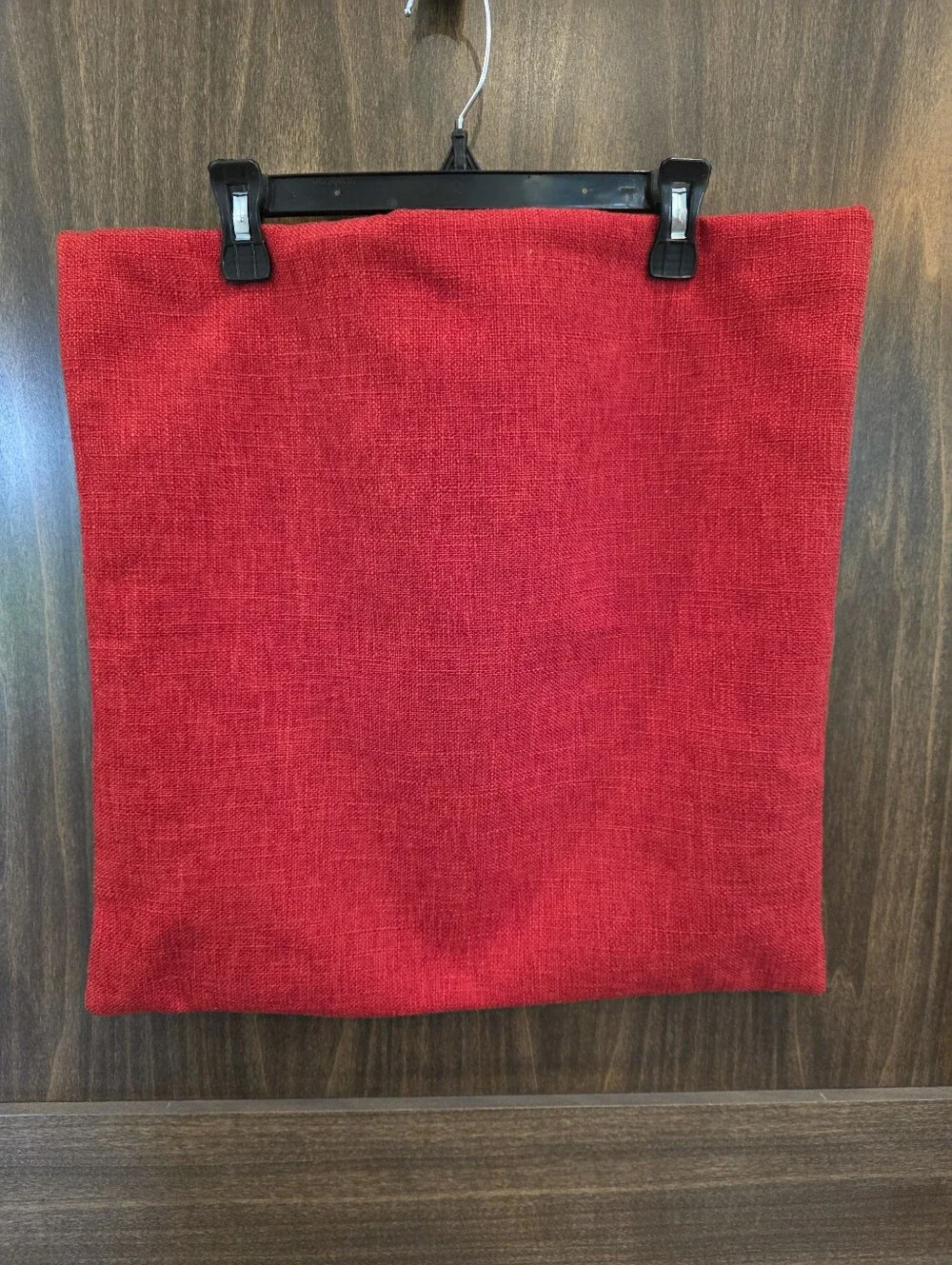 N/A red throw